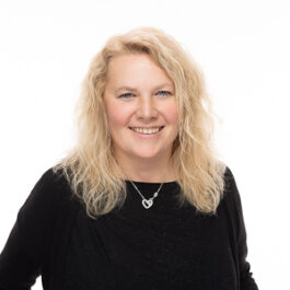 Mgr. Bára Čechová, MBA